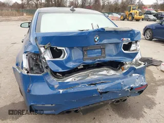 2015 BMW M3 z VIN WBS3C9C51FP803778, wystawiony jako IAAI lot #41732784 z przebiegiem 58 820 mil mil oraz . Historia ofert i sprzedaży dostępna na DreamBid. Obrazek 18.