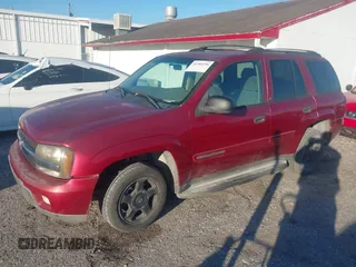 2003 Chevrolet TrailBlazer LS with VIN 1GNDS13S932167925, listed as a IAAI auction lot 41384296 with 207,587 mi miles. Bid and sale history available at carsss.com. Image 2.