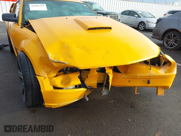 2007 Ford Mustang GT Deluxe z VIN 1ZVFT82H175334728, wystawiony jako IAAI lot #41609794 z przebiegiem 181 002 mil mil oraz . Historia ofert i sprzedaży dostępna na DreamBid. Obrazek 6.