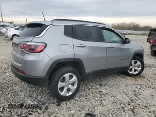 2020 Jeep Compass Latitude z VIN 3C4NJDBB6LT117095, wystawiony jako Copart lot #54346655 z przebiegiem 26 047 mil mil oraz Szkoda całkowita • Salvage title. Historia ofert i sprzedaży dostępna na DreamBid. Obrazek 3.