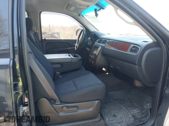 2011 Chevrolet Avalanche LS with VIN 3GNTKEE38BG141508, listed as a IAAI auction lot 42103252 with 107,997 mi miles and . Bid and sale history available at DreamBid. Image 5.