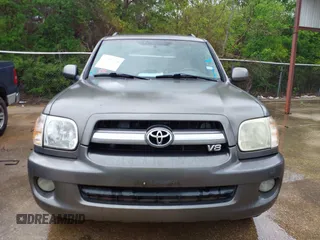 2006 Toyota Sequoia Limited with VIN 5TDZT38A36S268141, listed as a IAAI auction lot 41935258 with 272,352 mi miles and . Bid and sale history available at DreamBid. Image 6.