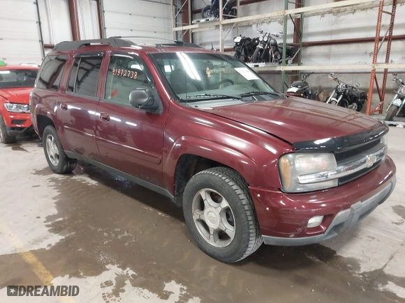 2005 Chevrolet TrailBlazer LS with VIN 1GNET16SX56147062, listed as a IAAI auction lot 41872738 with 206,064 mi miles. Bid and sale history available at carsss.com. Image 1.