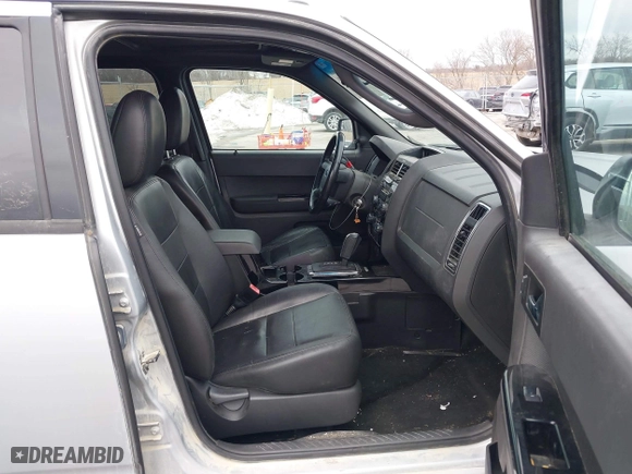 2011 Ford Escape XLT with VIN 1FMCU9D77BKC39013, listed as a IAAI auction lot 41637194 with 183,055 mi miles. Bid and sale history available at carsss.com. Image 5.