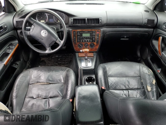 2003 Volkswagen Passat z VIN WVWPH63B53P393111, wystawiony jako Copart lot #44540375 z przebiegiem 188 772 mil mil oraz Czysty tytuł • Clean title. Historia ofert i sprzedaży dostępna na DreamBid. Obrazek 8.