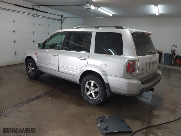2008 Honda Pilot EX-L with VIN 5FNYF18758B006821, listed as a IAAI auction lot 41642008 with 195,678 mi miles. Bid and sale history available at carsss.com. Image 3.