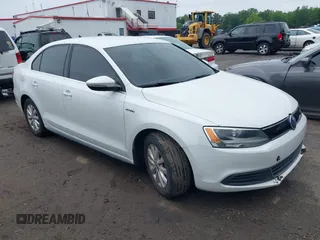2013 Volkswagen Jetta Hybrid SEL Premium with VIN 3VW637AJ8DM296130, listed as a IAAI auction lot 42694137 with 142,021 mi miles and . Bid and sale history available at DreamBid. Image 1.