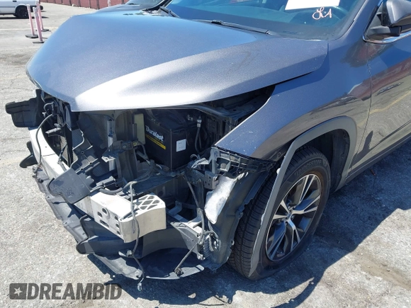 2018 Toyota Highlander LE with VIN 5TDZZRFH7JS250025, listed as a IAAI auction lot 42635985 with 122,488 mi miles and . Bid and sale history available at DreamBid. Image 19.