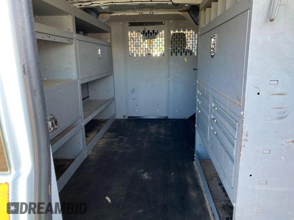 2016 Ford Transit Cargo с VIN 1FTYE1YM5GKB48869, выставлен на аукционе IAAI как лот 42826183 с пробегом 147 263 миль миль и . История ставок и продаж доступна на DreamBid. Изображение 5.