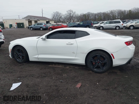 2017 Chevrolet Camaro 1LT z VIN 1G1FB1RS1H0177370, wystawiony jako IAAI lot #41849559 z przebiegiem Nie podano mil oraz . Historia ofert i sprzedaży dostępna na DreamBid. Obrazek 13.