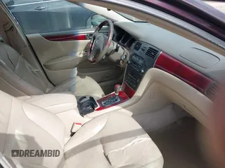 2003 Lexus ES with VIN JTHBF30G530119543, listed as a IAAI auction lot 42159685 with 226,627 mi miles. Bid and sale history available at carsss.com. Image 5.
