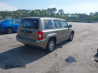 2008 Jeep Patriot Sport с VIN 1J8FF28W38D700492, выставлен на аукционе IAAI как лот 42526670 с пробегом 165 512 миль миль и . История ставок и продаж доступна на DreamBid. Изображение 4.