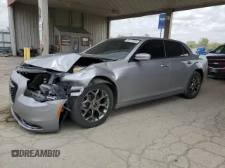 2016 Chrysler 300 S Alloy Edition z VIN 2C3CCAGGXGH244553, wystawiony jako Copart lot #55015095 z przebiegiem 93 003 mil mil oraz Szkoda całkowita • Salvage title. Historia ofert i sprzedaży dostępna na DreamBid. Obrazek 1.