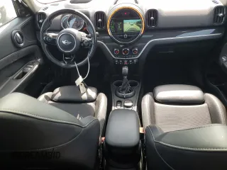2017 MINI Countryman Cooper S with VIN WMZYT3C3XH3D98204, listed as a Copart auction lot 51047635 with 71,428 mi miles and Salvage title. Bid and sale history available at DreamBid. Image 8.