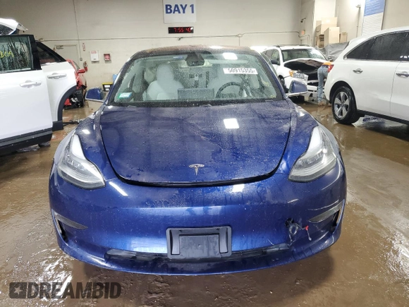 2018 Tesla Model 3 Long Range Battery z VIN 5YJ3E1EB3JF055673, wystawiony jako Copart lot #50915355 z przebiegiem 39 567 mil mil oraz Szkoda całkowita • Salvage title. Historia ofert i sprzedaży dostępna na DreamBid. Obrazek 5.