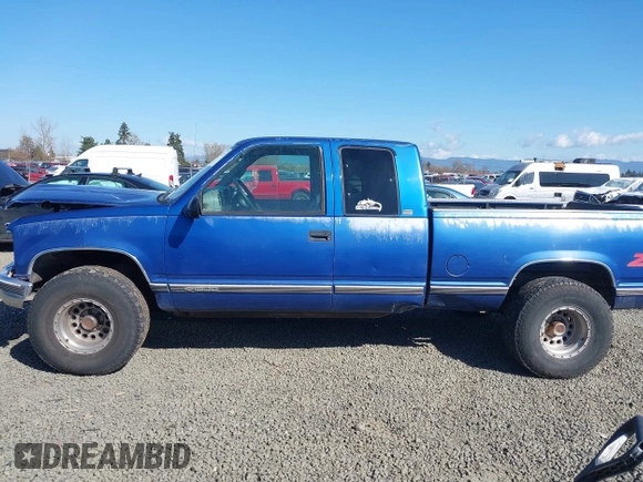1997 Chevrolet Silverado 1500 with VIN 2GCEK19R8V1141126, listed as a IAAI auction lot 41714771 with 261,347 mi miles and . Bid and sale history available at DreamBid. Image 15.