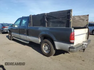 2001 Ford Super Duty F-250 XL with VIN 1FTNW20L11ED23827, listed as a Copart auction lot 82335324 with 223,835 mi miles and Salvage Title. Bid and sale history available at carsss.com. Image 2.