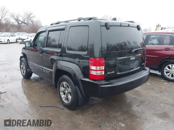 2008 Jeep Liberty Sport z VIN 1J8GN28KX8W187590, wystawiony jako IAAI lot #41440916 z przebiegiem 168 798 mil mil oraz . Historia ofert i sprzedaży dostępna na DreamBid. Obrazek 3.