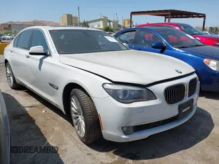2012 BMW 7 Series 750Li z VIN WBAKB8C54CC964643, wystawiony jako IAAI lot #42433742 z przebiegiem 195 691 mil mil oraz . Historia ofert i sprzedaży dostępna na DreamBid. Obrazek 1.