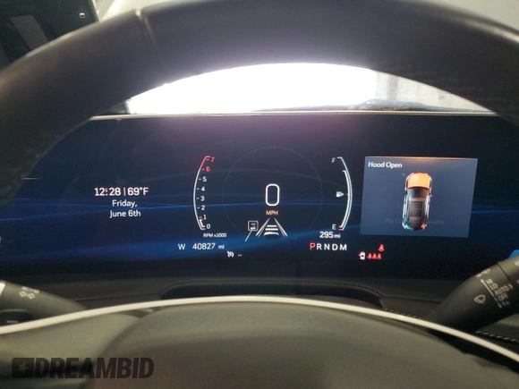2024 Cadillac XT4 FWD Premium Luxury with VIN 1GYFZCR49RF126367, listed as a Copart auction lot 60196465 with 40,827 mi miles and Clean title. Bid and sale history available at DreamBid. Image 9.
