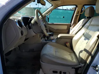 2007 Ford Explorer Eddie Bauer z VIN 1FMEU74887UA62229, wystawiony jako Copart lot #57144215 z przebiegiem 289 401 mil mil oraz Szkody całkowita. Historia ofert i sprzedaży dostępna na DreamBid. Obrazek 7.