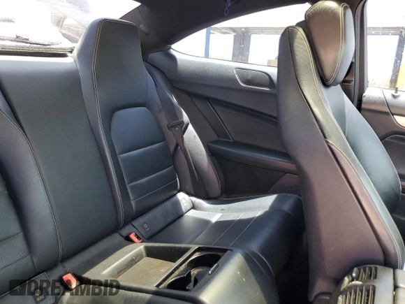 2013 Mercedes-Benz C 250 z VIN WDDGJ4HB0DG094411, wystawiony jako Copart lot #57593055 z przebiegiem 156 212 mil mil oraz Szkoda całkowita • Salvage title. Historia ofert i sprzedaży dostępna na DreamBid. Obrazek 10.
