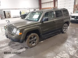 2015 Jeep Patriot Latitude z VIN 1C4NJRFB9FD417747, wystawiony jako IAAI lot #42527555 z przebiegiem 290 316 mil mil oraz . Historia ofert i sprzedaży dostępna na DreamBid. Obrazek 2.
