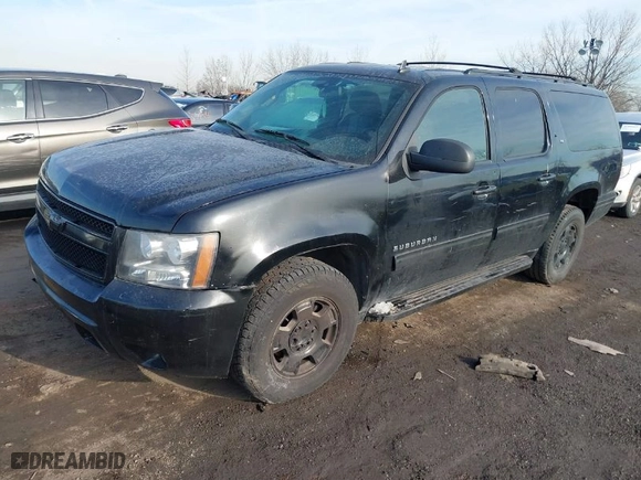 2014 Chevrolet Suburban LT with VIN 1GNSKJE70ER188902, listed as a IAAI auction lot 41208462 with 123,278 mi miles. Bid and sale history available at carsss.com. Image 2.