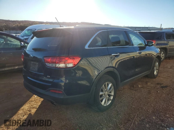 2016 Kia Sorento LX with VIN 5XYPG4A31GG104012, listed as a Copart auction lot 81828454 with 183,133 mi miles and Salvage Title. Bid and sale history available at carsss.com. Image 3.