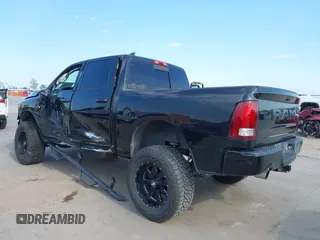 2018 Ram 1500 Sport z VIN 1C6RR7MT8JS168041, wystawiony jako IAAI lot #41887661 z przebiegiem 105 448 mil mil oraz . Historia ofert i sprzedaży dostępna na DreamBid. Obrazek 3.