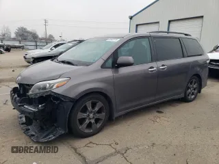 2016 Toyota Sienna SE с VIN 5TDXK3DCXGS738443, выставлен на аукционе Copart как лот 82042174 с пробегом 108 761 миль миль и Списание • Salvage title. История ставок и продаж доступна на DreamBid. Изображение 1.