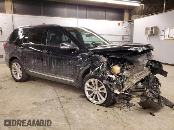 2018 Ford Explorer XLT with VIN 1FM5K8D80JGB86125, listed as a Copart auction lot 45887655 with 97,632 mi miles and Salvage Title. Bid and sale history available at carsss.com. Image 4.