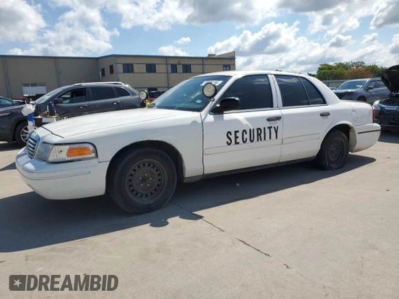 1999 Ford Crown Victoria Police z VIN 2FAFP71WXXX198735, wystawiony jako Copart lot #70526134 z przebiegiem 116 889 mil mil oraz Tytuł czysty. Historia ofert i sprzedaży dostępna na DreamBid. Obrazek 1.