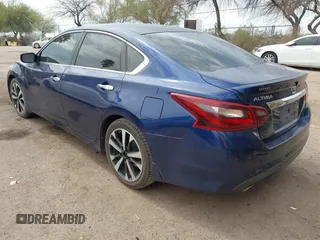 2018 Nissan Altima SV with VIN 1N4AL3AP0JC112456, listed as a IAAI auction lot 41871501 with 136,497 mi miles and . Bid and sale history available at carsss.com. Image 3.
