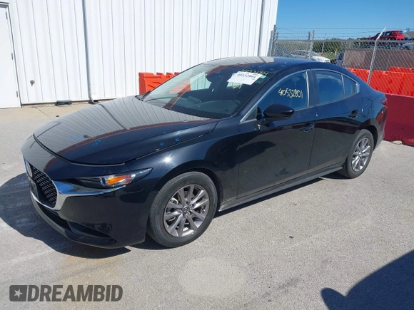 2021 Mazda 3 S z VIN JM1BPAAL4M1333238, wystawiony jako IAAI lot #40532801 z przebiegiem 33 538 mil mil oraz . Historia ofert i sprzedaży dostępna na DreamBid. Obrazek 17.