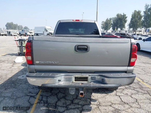 2007 Chevrolet Silverado 2500HD Classic LT3 with VIN 1GCHK23D07F175475, listed as a IAAI auction lot 40584772 with 253,562 mi miles. Bid and sale history available at carsss.com. Image 16.