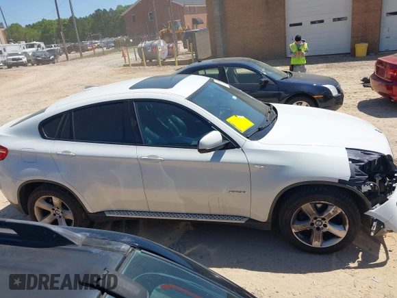 2014 BMW X6 xDrive35i with VIN 5UXFG2C53E0C44047, listed as a IAAI auction lot 42057685 with 145,912 mi miles. Bid and sale history available at carsss.com. Image 13.