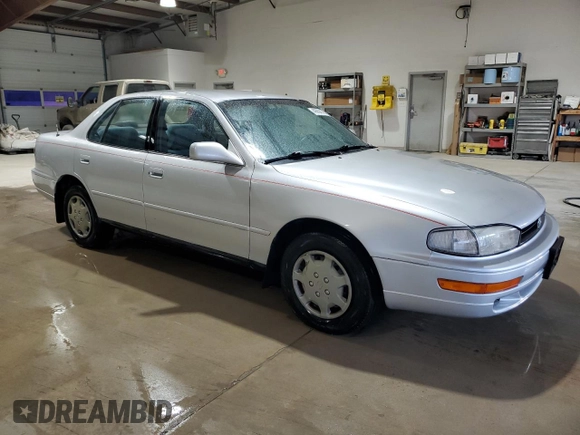 1993 Toyota Camry LE with VIN 4T1SK12E1PU196871, listed as a Copart auction lot 49052935 with 135,732 mi miles and Clean Title. Bid and sale history available at carsss.com. Image 4.