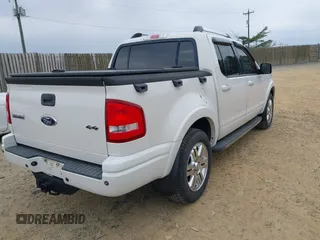 2008 Ford Explorer Sport Trac Limited z VIN 1FMEU53E18UA41560, wystawiony jako IAAI lot #42005271 z przebiegiem 98 970 mil mil oraz . Historia ofert i sprzedaży dostępna na DreamBid. Obrazek 4.