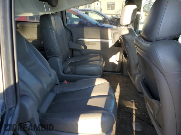 2007 Hyundai Entourage GLS z VIN KNDMC233476012055, wystawiony jako Copart lot #89397435 z przebiegiem Nie podano mil oraz Szkody całkowita. Historia ofert i sprzedaży dostępna na DreamBid. Obrazek 10.