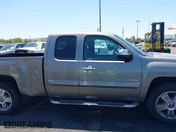 2013 Chevrolet Silverado 1500 LT with VIN 1GCRCSE07DZ139028, listed as a IAAI auction lot 42153434 with 89,181 mi miles and . Bid and sale history available at DreamBid. Image 13.