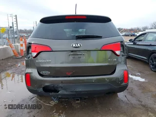 2015 Kia Sorento EX with VIN 5XYKU4A72FG621744, listed as a IAAI auction lot 41877451 with 105,898 mi miles. Bid and sale history available at carsss.com. Image 6.