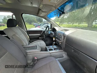 2005 Nissan Armada LE z VIN 5N1AA08A45N703735, wystawiony jako Copart lot #59034285 z przebiegiem 242 012 mil mil oraz Tytuł czysty. Historia ofert i sprzedaży dostępna na DreamBid. Obrazek 5.