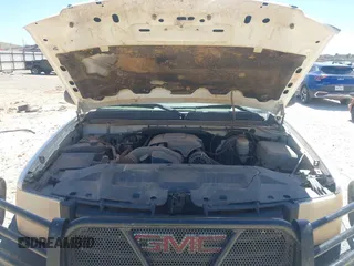 2010 GMC Sierra 1500 with VIN 1GTSKTE08AZ259166, listed as a IAAI auction lot 41846661 with 173,870 mi miles and . Bid and sale history available at DreamBid. Image 10.