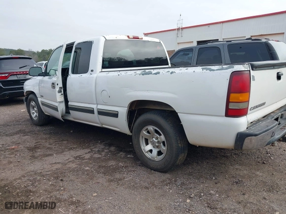2000 Chevrolet Silverado 1500 LS with VIN 2GCEC19T6Y1245739, listed as a IAAI auction lot 41635831 with 243,638 mi miles. Bid and sale history available at carsss.com. Image 3.