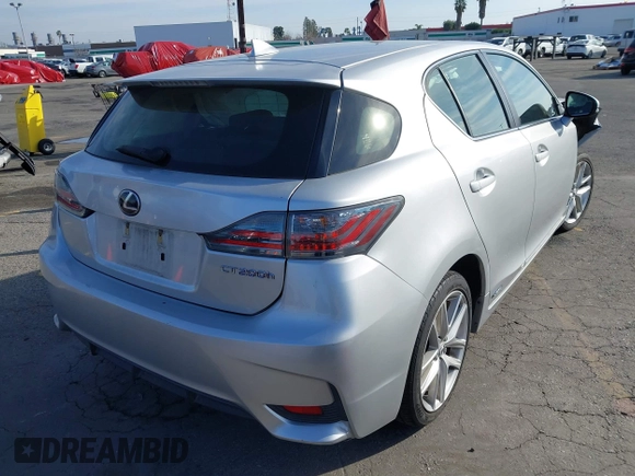 2015 Lexus CT 200h z VIN JTHKD5BH8F2224030, wystawiony jako IAAI lot #41624510 z przebiegiem 95 176 mil mil oraz . Historia ofert i sprzedaży dostępna na DreamBid. Obrazek 4.