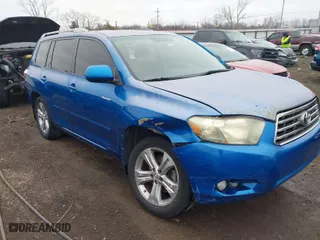 2008 Toyota Highlander Sport with VIN JTEDS43A682011877, listed as a IAAI auction lot 41546550 with 237,948 mi miles. Bid and sale history available at carsss.com. Image 1.