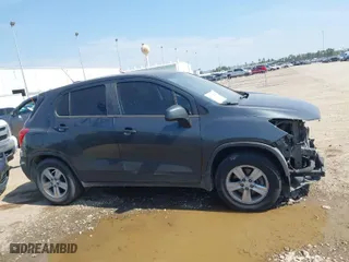2020 Chevrolet Trax LS with VIN 3GNCJKSB4LL228232, listed as a IAAI auction lot 41670275 with 113,043 mi miles. Bid and sale history available at carsss.com. Image 14.