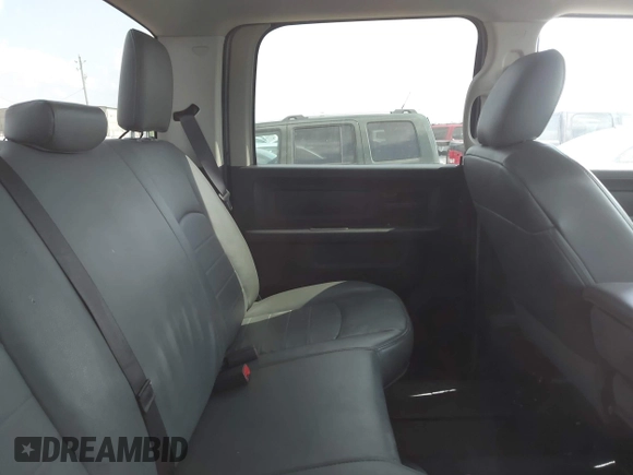 2018 Ram 2500 Tradesman with VIN 3C6UR4HL3JG325551, listed as a IAAI auction lot 42171102 with 306,153 mi miles and . Bid and sale history available at DreamBid. Image 8.