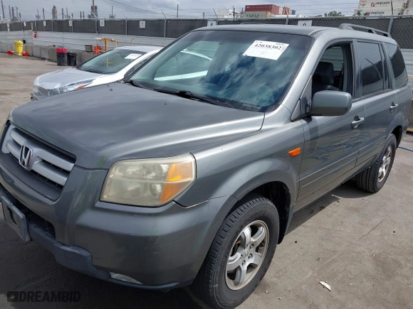 2007 Honda Pilot EX-L with VIN 5FNYF28507B007040, listed as a IAAI auction lot 42038302 with 251,262 mi miles. Bid and sale history available at carsss.com. Image 6.